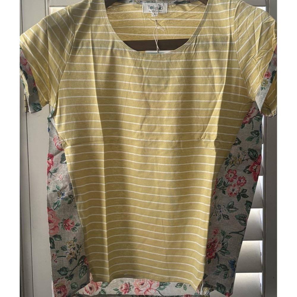 Tulip B Medium Tee TopNWT Cottage core Short Sleeve Vintage‎ Inspired Scoop Neck